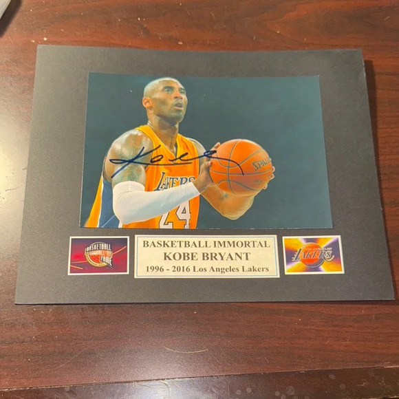 LA Lakers Basketball Commemorative Photo Display with Signature Kobe Bryant - Picture 1 of 1